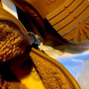 Light brown Uggs in Size 8, never worn, fleecy lining. In original packaging.